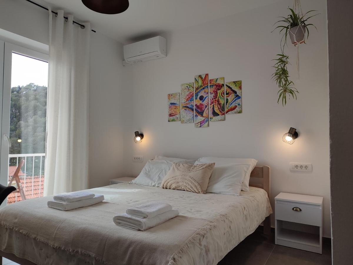 Guest House Vuljan Хвар Экстерьер фото