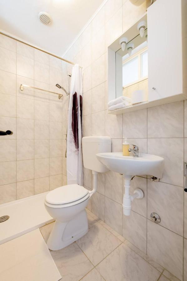 Guest House Vuljan Хвар Экстерьер фото